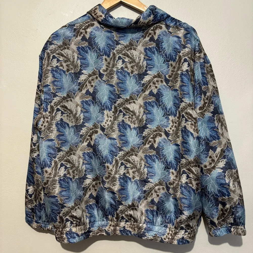Stunt Sports Silk Jacket Size Medium Floral Abstract Print Detail Blue Grey - Picture 9 of 10